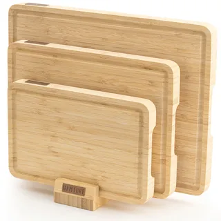 NAMTURE Schneidebrett Holz Set 3-teilig aus Bambus – 40x30, 33x24, 28x18 cm – Schneidebretter mit Saftrille, Antirutschfüßen & Ständer – Luxus Geschenkbox