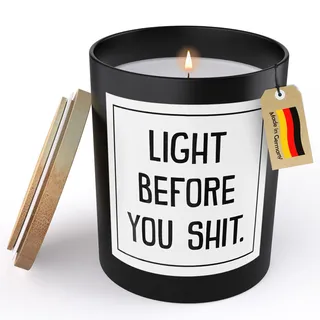 (HANDGEMACHT) Lustige Spruchkerze für Bad Klo Toilette ENGLISCH Deko Geschenk Frauen Männer Sojawachs Kerze im Glas Schwarz Duftkerze Statement (VEGAN, ZITRUS)
