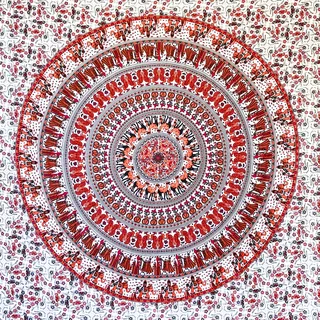 MOMOMUS Wandteppich Mandala, Großformat 210 x 230 cm, Weiß und Orange