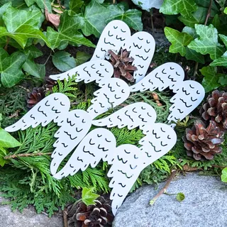 Storm's Gartenzaubereien Engelsflügel zum Basteln - Weiß 6er Set, 7 cm hoch - Deko für Adventskranz- Engelsflügel Miniatur Metallflügel - Weihnachtsgesteck - Türkranz