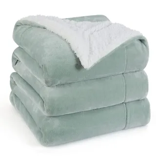 BEDSURE Sherpa Kuscheldecke Flauschig 230x270 - Sofadecke, Grün | Dicke Wolldecke, Weich Tagesdecke, Geschenke für Frauen, Warm Wohndecke für Couch, Schlafzimmer & Wohnzimmer,Waschbar