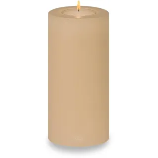 Qult Farluce Trend Brazilian Sand ∅ 8 + 10 cm • Teelichthalter in Kerzenform • Kerze • Kunststoffkerze in Kerzenoptik • Teelichtkerze mit Teelichteinsatz • inkl. Qult Maxilight Teelicht (Ø 10 H 21 cm)