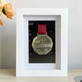WANLIAN Medaillenständer,Kastenrahmen,3D-Mehrzweck-Medaillen-Ausstellungsbox,perfektes Medaillendisplay für Lätzchen,Läufer, Marathon,Gymnastik,Ringen,Karate,Hockey und alle Sportmedaillen, 12.7 x 17.8 cm.