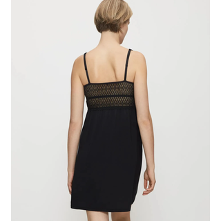 Nachthemd TRIUMPH "Aura Spotlight NDK 01 X", Damen, Gr. 46, N-Gr, schwarz, Single Jersey, Obermaterial: 95% Modal, 5% Elasthan, bequem kniefrei, V-Ausschnitt, Kleider Nachthemd, Cups mit Spitze besetzt