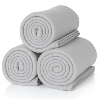 AlClear 3 Stück Oeko Tex Fleecedecken, Farbe: platingrau, tolle Größe 130x160 cm, über 200 g/m2, Sofadecke Couchdecke Wohndecke, Picknickdecke Sofaüberwurf Decke