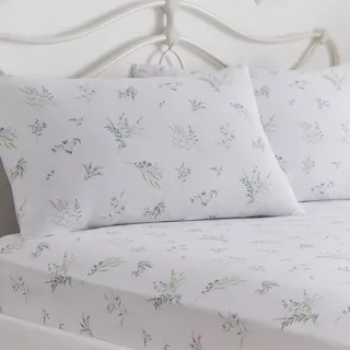 Dreams & Drapes Spannbettlaken für Doppelbett (190 x 140 x 28 cm), 2 x Kissenbezüge, weiße Bettlaken und Kissenbezüge mit fliederfarbenem Blumenmuster, weiße Bettwäsche, passender Bettbezug erhältlich