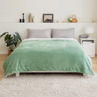 MIULEE Kuscheldecke Flauschig Decke Fleecedecke Wohndecken warm Sherpa Sofaüberwurf Decke Flauschig Überwurf Mikrofaser Tagesdecke Für Bett Sofa Schlafzimmer Büro 220x240 cm Matcha Grün