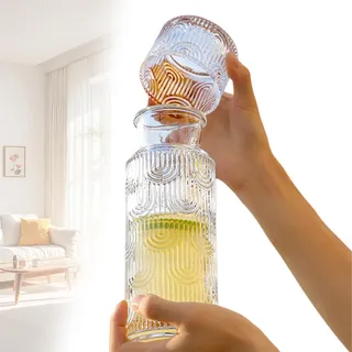 BAIFULAI Nachttisch Wasserkaraffe Set mit Becher: 640ml Nachttischkaraffe aus Glas, Vintage-Prägemuster Mundwasser Flasche Karaffe für Gästezimmer, Badezimmer, Wohnzimmer(Transparentes)