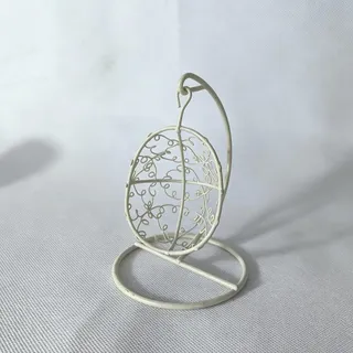 KARLOR Mini-Hängesessel aus Eisen, Metall Hängekorb Miniatur Garten Möbel Hängeschaukel Hängestuhl Dekoration für Garten Schreibtisch Fenster Regal Ornament Tischdeko (Beige Hängekorb)