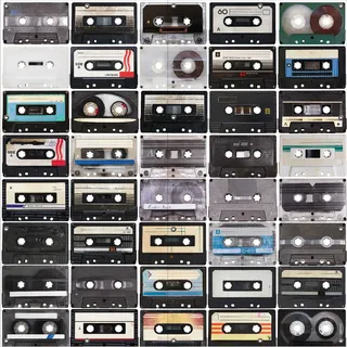 Wallario Outdoor-Poster für Garten oder Balkon, Motiv Retro Kassetten, in ca. 180 x 180 cm - Braun