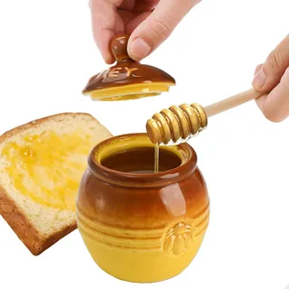 SHZMJL Honigtopf aus Porzellan, Honigtopf aus Keramik mit Holzdosierer und Deckel, kleines Porzellan-Honigglas, 230 ml