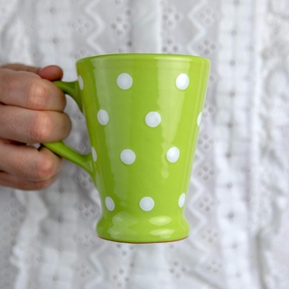 City to Cottage® - Kaffeebecher Cappuccino Tasse | Grün und Weiß | Polka Dots | Handgemacht | Kaffeetasse | Keramik Geschirr