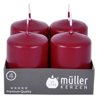 Müller Kerzen Stumpenkerze, weinrot, Hochwertige Stumpenkerze mit gleichmäßigem Abbrand, 1 Packung = 4 Stück, (Ø x H): 48 x 62 mm