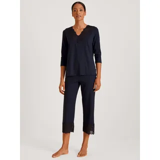 Schlafanzug CALIDA "Elegant Dreams", Damen, Gr. M (44/46), blau (harmony blau), Single Jersey, Obermaterial: 95% Modal (TENCELTM), 5% Elasthan, leicht transparent, unifarben, comfort fit 7/8-Länge, V-Ausschnitt, Homewear-Sets Schlafanzug, Spitzenbesatz, V-Ausschnitt, Single Jersey Qualität, elastisch