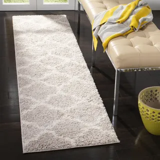 SAFAVIEH Zottelig Teppich für Wohnzimmer, Esszimmer, Schlafzimmer - New York Shag Collection, Hoher Flor, Hellgrau und Elfenbein, 61 X 244 cm