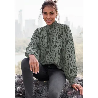 LASCANA Langarmbluse "mit gesmoktem Stehkragen und Animalprint" Blusenshirt in Leo-Optik, elegante Druckbluse, lockere Bluse, modisch, grün, schwarz bedruckt