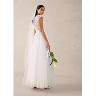 Brautkleid BONPRIX, Damen, Gr. 36, N-Gr, wollweiß, Obermaterial: 100% Polyester. Futter: 100% Polyester. Spitze: 100% Polyester, festlich, ausgestellt, Kleider Brautkleid, ausgestellte Passform, aus Tüll mit Spitzenbesatz, Kurzarm-Design