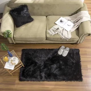 Teppich Wölkchen Lammfell Kunst-Fell-Teppich | Hochflor Deko Schaffell als Flauschiger Bett-Vorleger oder Läufer für Schlafzimmer, Wohnzimmer oder Kinderzimmer | Schwarz - 80x120 cm