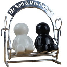 Winkee - Mr. Salt & Mrs. Pepper | Das süße Gewürzstreuer Brautpaar auf der Hollywood Schaukel | Salz und Pfefferstreuer Duo | Deko für Küche | Geschenk zu Hochzeit, Hochzeitstag, Weihnachten