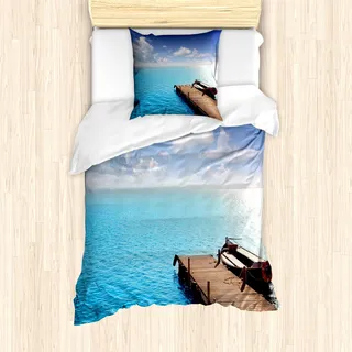 ABAKUHAUS Sommer Mantele, Holzdeck auf einem See, Milbensicher Allergiker geeignet mit Kissenbezügen, 135 cm x 200 cm - 80 x 80 cm, Violett Blau Türkis - Blau