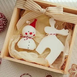 Weihnachtskerzen Deko Weiße Schneemann Rentier Geformte Kerzen Dekorative Duftkerzen für Zuhause Duftend Weihnachten Teelichter Kerzen Set für Weihnachts Feier Heim Dekoration Frauen Geschenke,2 Stück