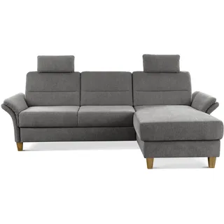 CAVADORE Ecksofa Wyk mit Federkern / Eckcouch im Landhaus-Stil mit Longchair, 2 Kopfstützen + Holzfüßen / 252 x 90 x 162 / Chenille, Grau