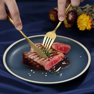 Besteckset für 6 Personen, 30-teiliges Besteckset aus rostfreiem Stahl in mattem Gold, Besteckset mit Messer, Gabel, Löffel, hochwertigem rostfreiem Stahl Besteck, spülmaschinenfest.