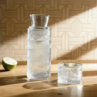 Gluckigluck Glaskaraffe mit Deckel, Wasserkaraffe Set mit Becher (630ml) - Borosilikatglas, Nachttisch Karaffe für Gästezimmer, Badezimmer & Wohnzimmer (Transparent)