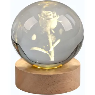 formano Kristallkugel Rose 3D mit LED Holzsockel Glas Kugel 8 cm mit eingelasertem Rosenmotiv, warmweißes Ambientelicht, dekorative Tischleuchte für Wohnzimmer Büro & Regal