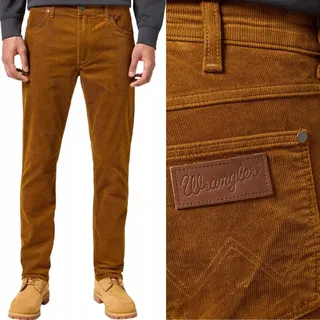 Wrangler GREENSBORO Mönchsrobe, gerade Cordhose, Braun/Ocker, W42 L32 - Braun