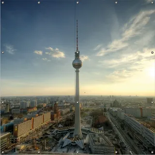 Wallario Outdoor-Poster für Garten oder Balkon, Motiv Fernsehturm Berlin mit Panoramablick über die Stadt, in ca. 180 x 180 cm - Blau