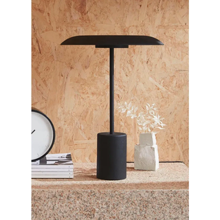 Tischleuchte , Schwarz , Metall , F , 28x39.5x28 cm , USB-Anschluss zum Laden von Smartphones, USB-Anschluss zum Laden von I-Phones, Touch (on/off) , Lampen & Leuchten, Innenbeleuchtung, Tischlampen, Tischlampen