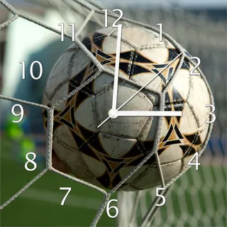 Wallario Design Wanduhr Fußball - Ball im Tor - Bolzplatz aus Echtglas, Größe 30 x 30 cm - Grün