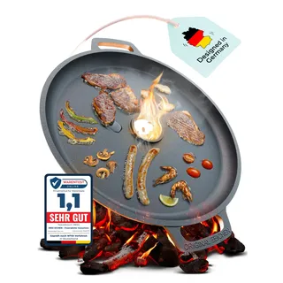 Feuerplatte aus Gusseisen mit Tropfschutz. Ø35cm. Grillplatte Plancha ideal für Raketenofen u.v.m. Outdoor BBQ-Platte mit Tragegriff. Grill Zubehör. Gusseisenpfanne. Stärke 5mm Loch Ø4cm Drei Eichen