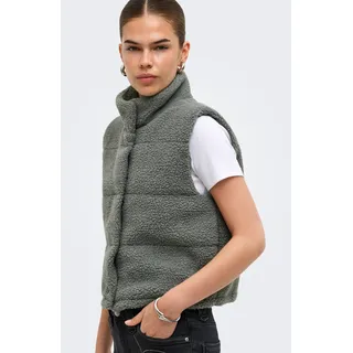 Plüschweste ONLY "ONLSANDRA TEDDY WAISTCOAT LIFE OTW NOOS", Damen, Gr. M, grau (castor gray), Plüsch, Obermaterial: 100% Polyester, unifarben, regular fit hüftlang, Westen Plüschweste, Kunstfaser