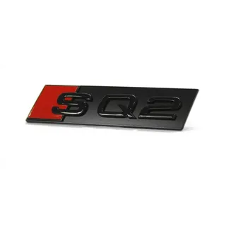Audi 81A071805 Schriftzug SQ2 Plakette Clip Tuning Kühlergrill Black Edition Emblem, schwarz/rot