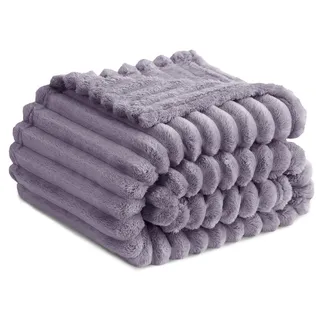RUIKASI Kuscheldecke Flauschig Decke Lila - 130x150cm Fleecedecke Sofadecke Couchdecke für Wohnzimmer Deko Tagesdecke Blanket, Weiche Wolldecke Warme Korddecke als Wohn- & Kuscheldecken