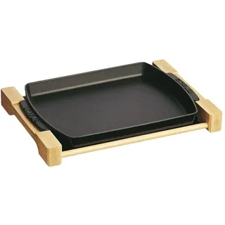 Staub Servier-Platte aus Gusseisen mit Holzgestell, rechteckig, 33 x 23 cm, 1 L, Induktionsgeeignet, Schwarz