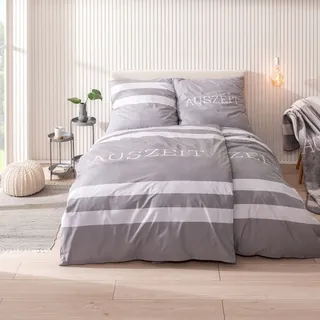 MTOnlinehandel Auszeit Bettwäsche 135x200 - Geburtstagsgeschenk für Mama & Papa, Schriftzug Auszeit grau gestreift , Kissen-Bezug 80x80 + Bett-Bezug 135x200 cm , 100% Baumwolle Winterbettwäsche