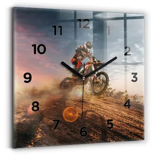 Wallfluent Wanduhr – Stilles Quarzuhrwerk - Uhr Dekoration Wohnzimmer Schlafzimmer Küche - Zifferblatt - schwarze Zeiger - 30x30 cm - Mann auf einem Motorrad - Blau