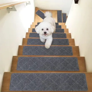 DEKEones 15 Stück Treppenstufen Matten, 76cmx20cm Stufenmatten Selbstklebend für Holzstufen, 100% Polyester TPE -Rücken Treppenteppich für Kinder, Älteste und Haustiere (Grau)