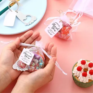 Baby Shower Geschenke mit Fußabdruck Schlüsselanhänger und Organza Beuteln - Fest Geburtstag Baby Shower Dekoration - Rückgeschenke