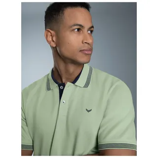 Poloshirt TRIGEMA "TRIGEMA Poloshirt mit kontrastfarbigen Akzenten", Herren, Gr. S, grün (grün tea), Piqué, 100% Baumwolle, Basic, ohne Ausschnitt, Shirts Poloshirt