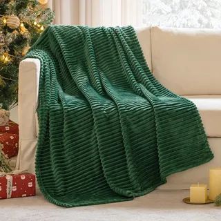 MIULEE Weihnachten Kuscheldecke Fleecedecke Flanell Decke Einfarbig Wohndecken Couchdecke Flauschig Mikrofaser Tagesdecke Sofadecke Blanket Für Sofa Schlafzimmer Büro 65x82Inch 170x210cm Dunkelgrün