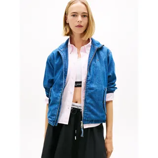 Jeansjacke TOMMY JEANS "TJW CHAMBRAY JACKET EXT", Damen, Gr. S (36), blau (denim medium), Denim/Jeans, Obermaterial: 100% Baumwolle, unifarben, regular fit hüftbedeckend, elastischer Bund, Jacken Jeansjacke, mit Stehkragen, Regular Fit