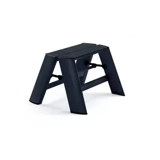 Tritthocker Lucano Thomas Merlo schwarz, Designer Chiaki Murata, 39x28x57 / 15.5 cm