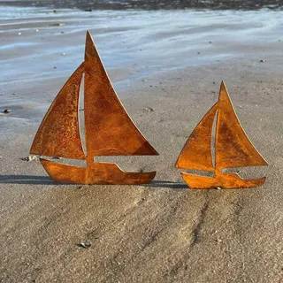 Storm's Gartenzaubereien Garten Deko Schiff -2 Segelboote in Rostoptik zum Einschrauben 24-17cm für die Maritime Deko im Garten