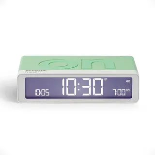Lexon Flip Classic x Pantone – Digitaler Design Wecker ON/Off – Wiederaufladbarer Reisewecker – Leiser Alarm – Kompakte Tischuhr LED für Schlafzimmer, Büro oder Kinderzimmer - Mint glänzend