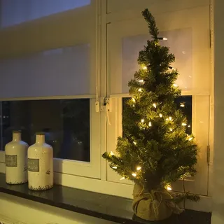 Everlands Weihnachtsbaum 90cm mit LED-Beleuchtung - Grün