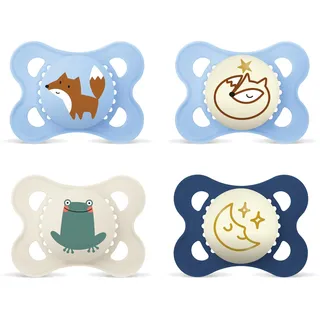 MAM Original Day & Night Schnuller, 0-6 Monate, Fuchs/Mond, 4 Stück | Babyschnuller für Neugeborene, SkinSoft Silikon, Beugt Zahnfehlstellungen vor, Stillfreundlich, Leuchtet im Dunkeln